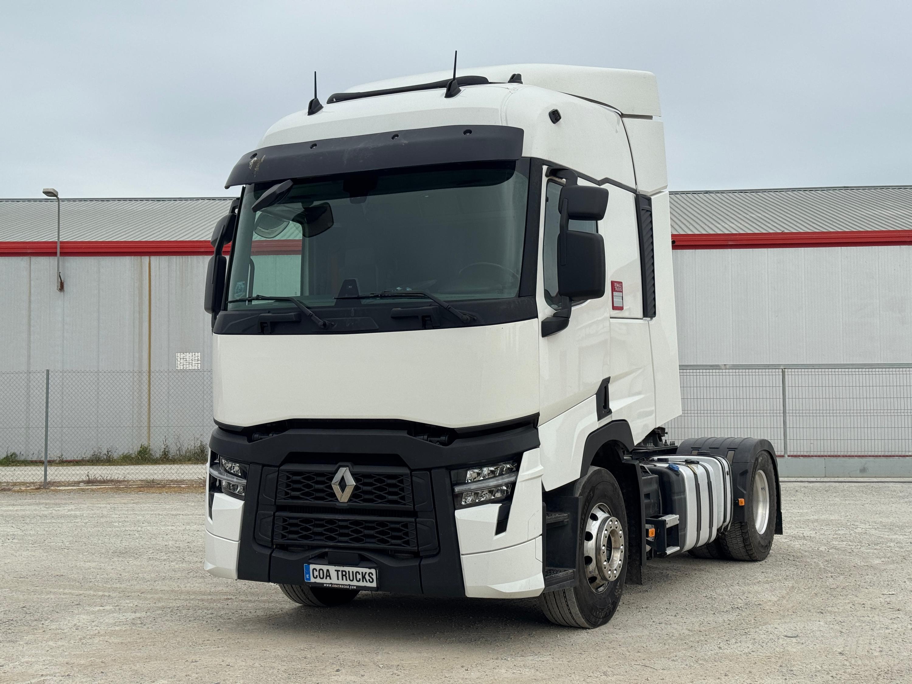 Tractora Renault T 520 2023 de ocasión — vista 1