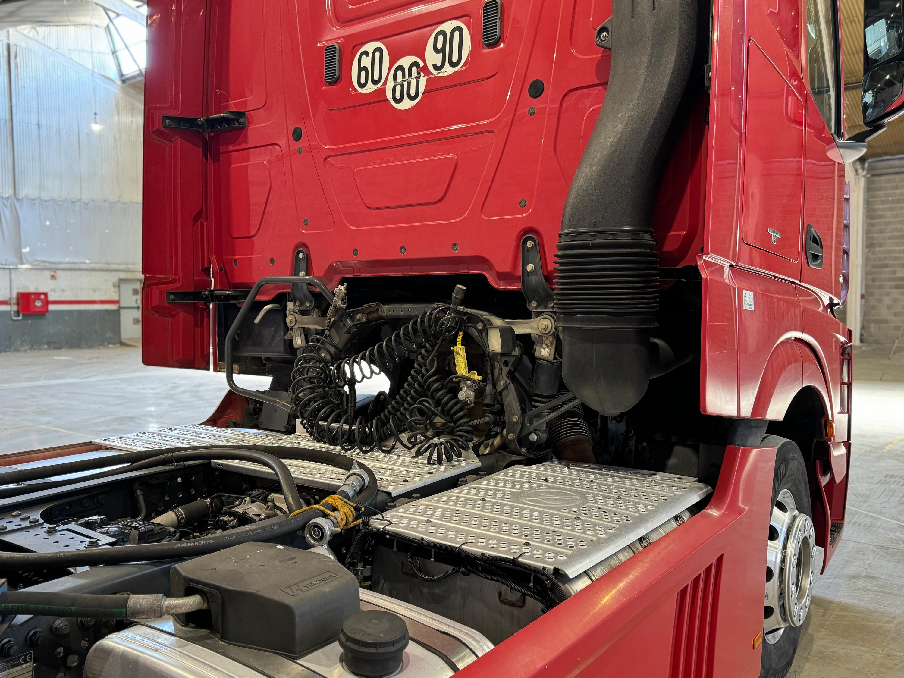 Mercedes Actros 1851 LS 2016 - foto 13