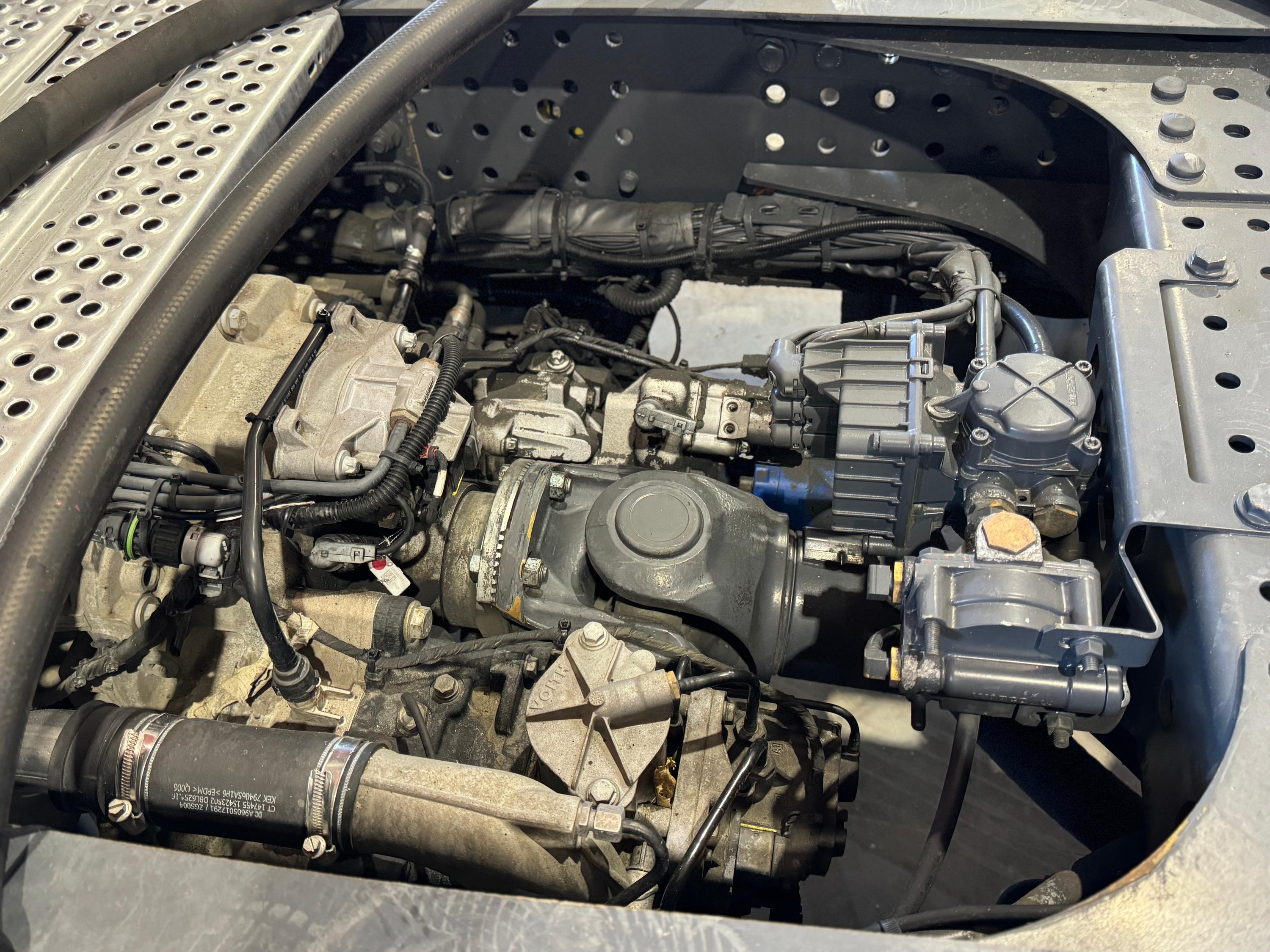 Mercedes Actros 1851 LS 2016 - foto 19