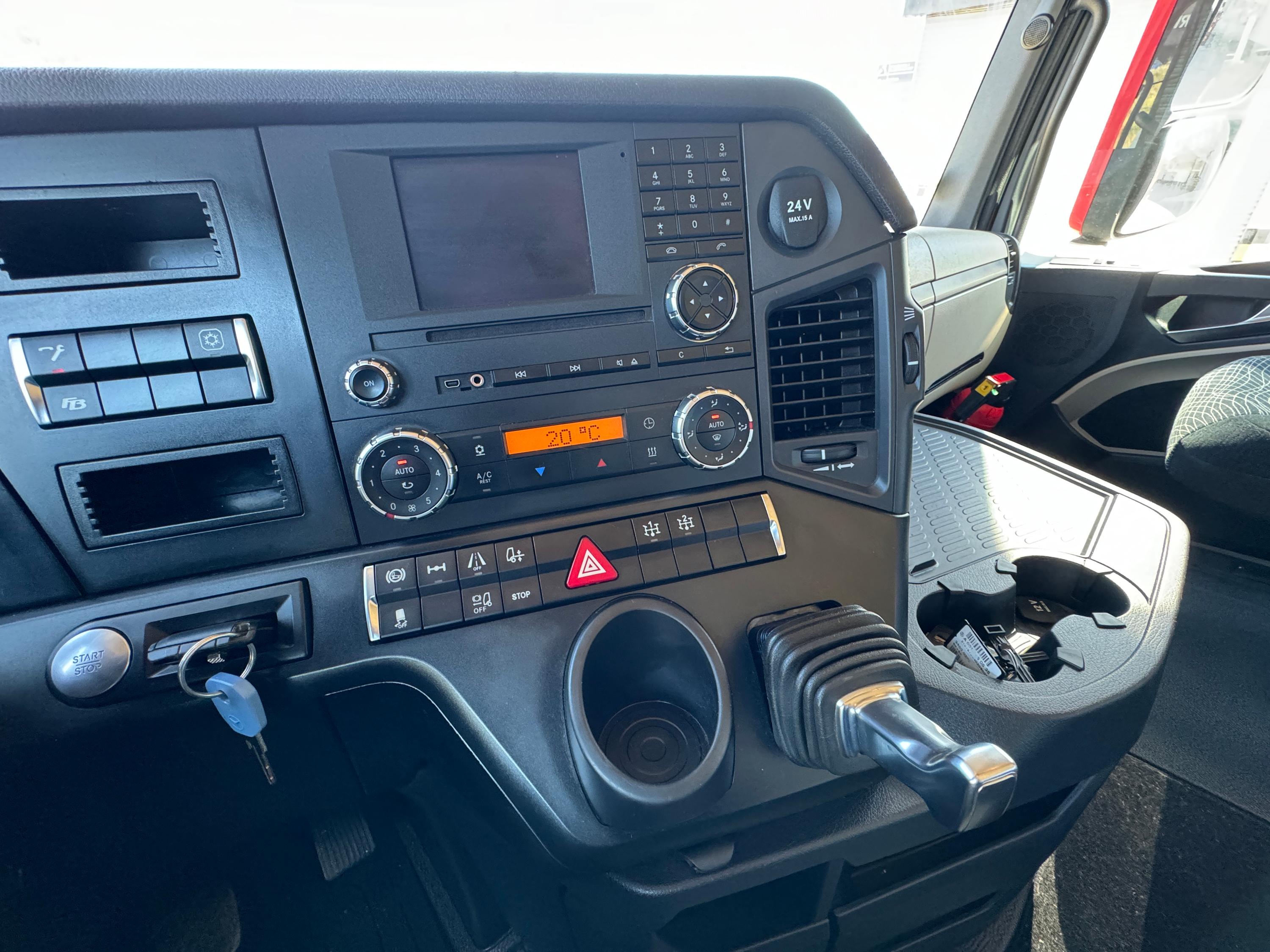 Mercedes Actros 1851 LS 2016 - foto 36