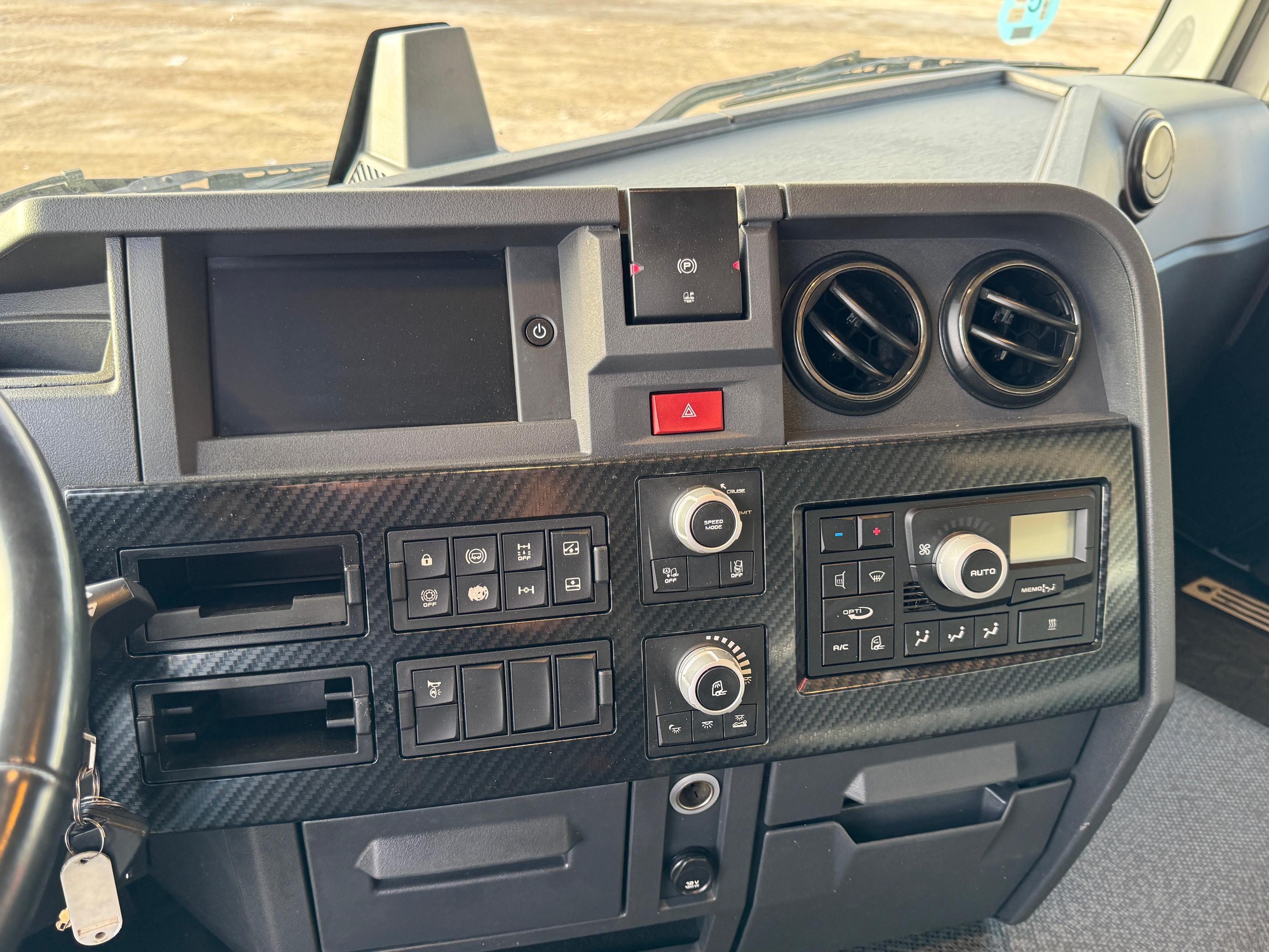 Renault T 480 2021 - foto 24